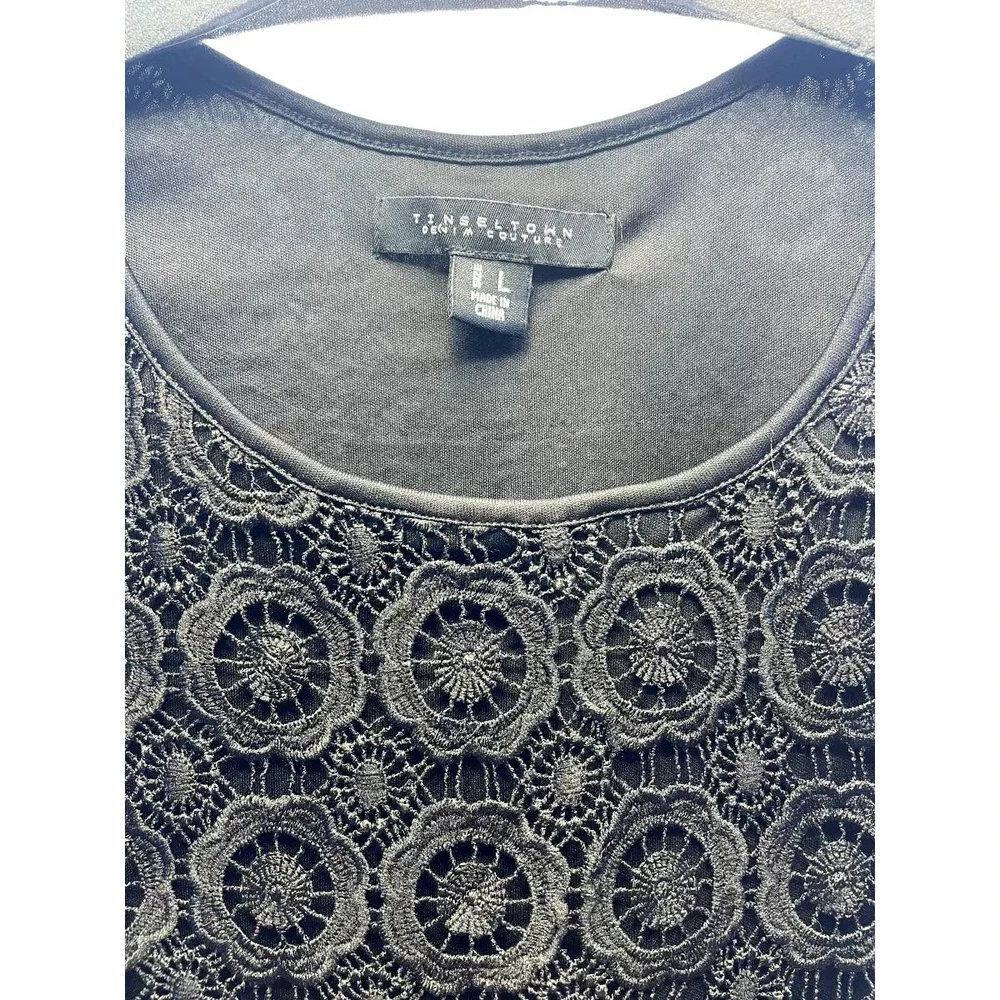 Tinseltown‎ Black lace overlay Cropped Tank - Picture 3 of 4